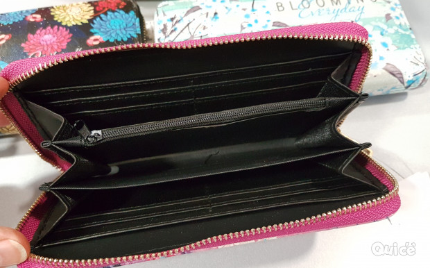 PORTAFOGLIO DONNA SIMILPELLE C/STAMPA FLOREALE CM 20X10  EURO 11,50 foto-384524