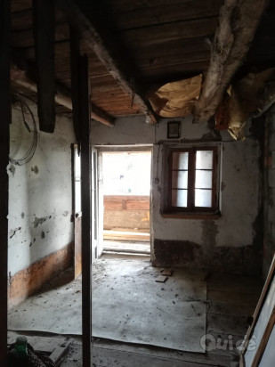 Porzione centrale suddivisa in 3 piani - V1490 foto-390298