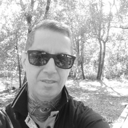 Vorrei incontrare una donna socievole molto coccolona della Puglia o Basilicata  foto-399344