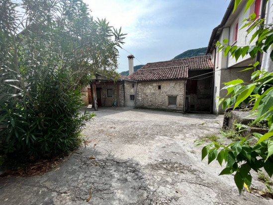 Porzione centrale con magazzino - V1492 foto-400839