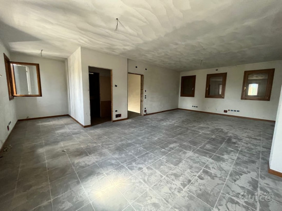 Complesso di appartamenti ed attivit&agrave; commerciali - V1495 foto-401050