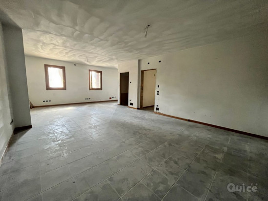 Complesso di appartamenti ed attivit&agrave; commerciali - V1495 foto-401051