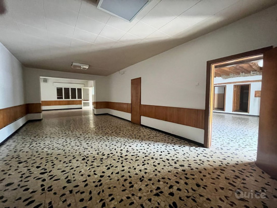 Complesso di appartamenti ed attivit&agrave; commerciali - V1495 foto-401037