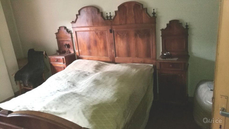 Camera dei primi del '900 in noce foto-5185