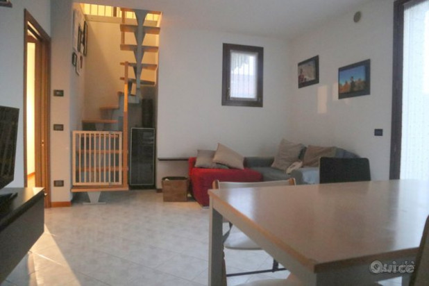 Appartamento due camere pi&ugrave; studio, Paese foto-5784