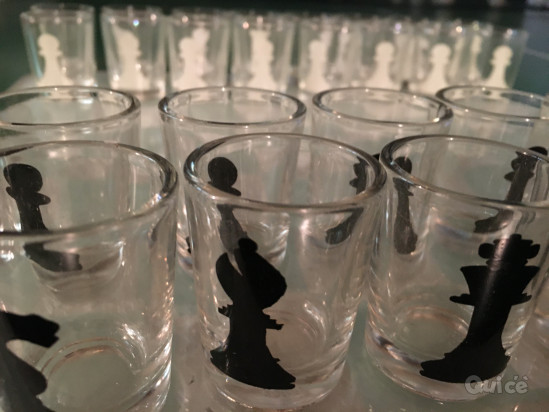 Scacchiera in cristallo con figuranti bicchierini  foto-39927