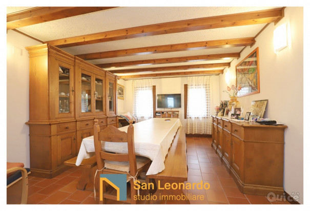 Villa di campagna disposta su tre piani, con ampio parco verde di oltre 1600mq foto-45414