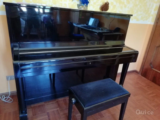 Pianoforte verticale foto-8260