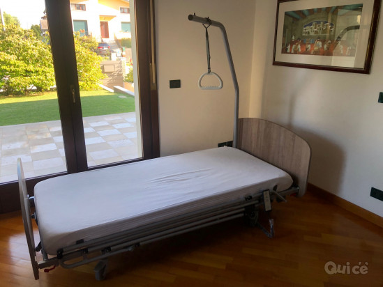 Letto motorizzato Vermeiren per degenti foto-52288