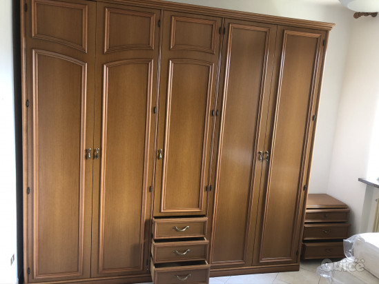 Vendo camera classica seminuova: armadio Como’ specchiera letto singolo  foto-9269