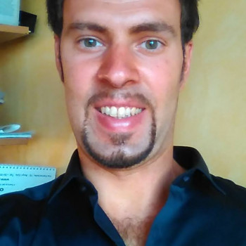 RAGAZZO BELLA PRESENZA CERCA RELAZIONE SERIA 