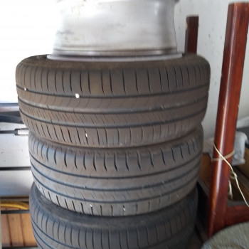 Vendo cerchi lega originali Ford focus con pneumatici estivi