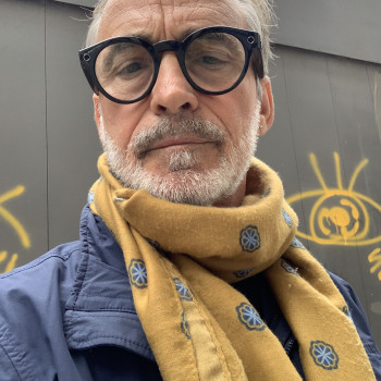 Uomo maturo e simpatico cerca amiche