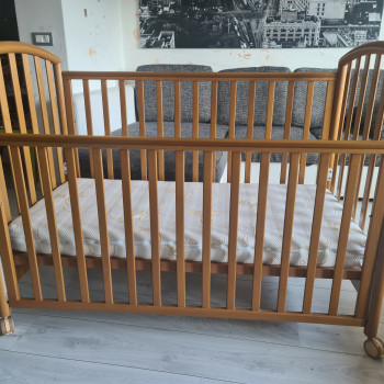 Lettino bambini con materasso e paracolpi