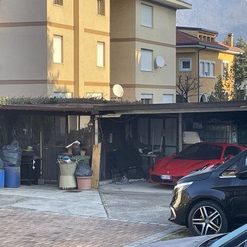 Garage e tettoia per due auto 
