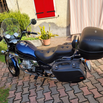 Motoguzzi nevada club 750