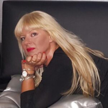 Il mio nome è Mary, sono Donna sensibile, femminile, forte.