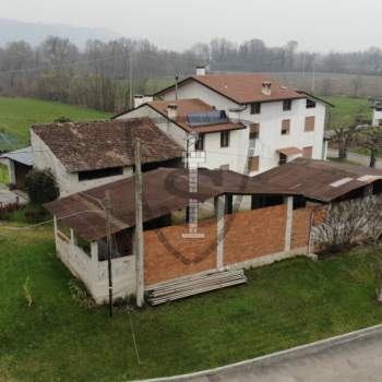 Rustico in vendita a Pianezze (Vicenza)