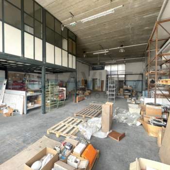 Magazzino in vendita a Rezzato (Brescia)