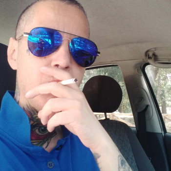 Mi chiamo Gabriele sono di Bari vorrei incontrare una  amica 3421732095 
