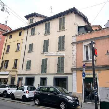 Palazzo in vendita a Brescia (Brescia)
