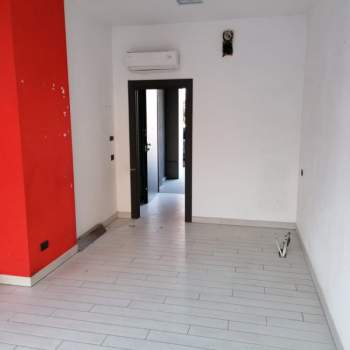 Negozio in vendita a Alba (Cuneo)