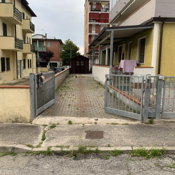 Trilocale CON GIARDINO e riscaldamento aut. a Lido degli Scacchi 