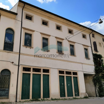 Vendita Stabile / Palazzo - 7 Locali - Rif. MA 410