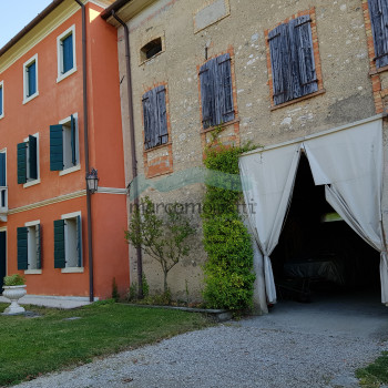 Vendita Casale / Rustico / Casa Colonica/ Cascina - 5 Locali - Rif. MA 514
