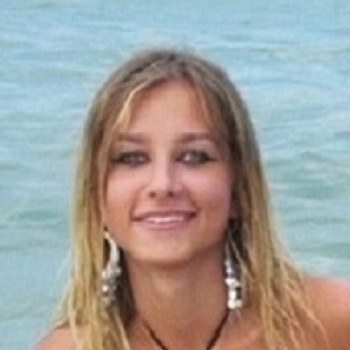 ragazza in ricrerca di una relazione seria e lulnga