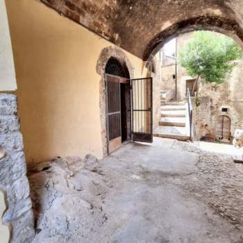 Magazzino in vendita a Pettorano sul Gizio (L'Aquila)