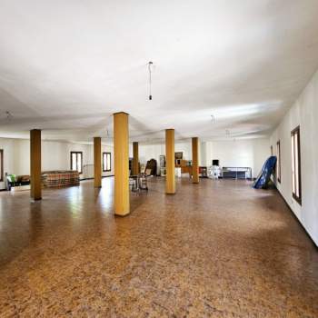 Negozio in affitto a Este (Padova)
