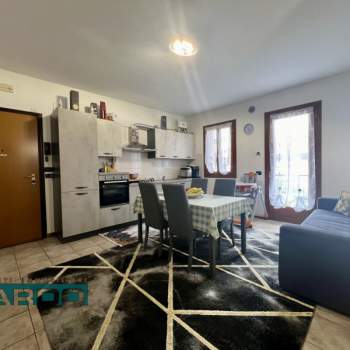 Appartamento in vendita a Loria (Treviso)