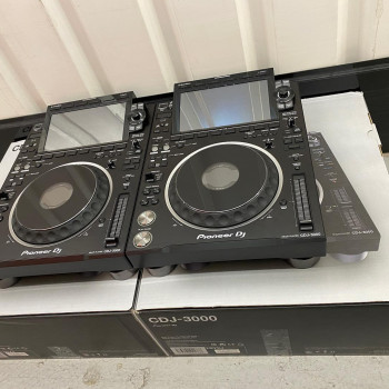 Pioneer CDJ-3000 Multi-Player, Pioneer DJM-A9 DJ Mixer, Pioneer DJM-V10 DJ-Mixer