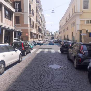 Attivita commerciale in vendita a Napoli (Napoli)