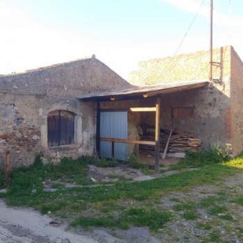Magazzino in vendita a San Filippo del Mela (Messina)