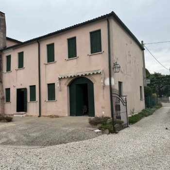 BORBIAGO VILLA DELL'800 CON 4200MQ DI GIARDINO