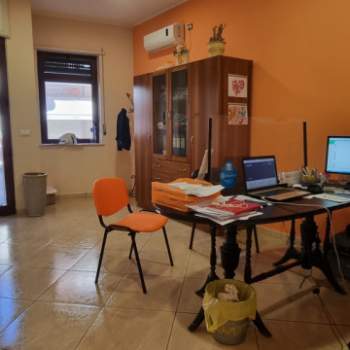Negozio in vendita a Merì (Messina)