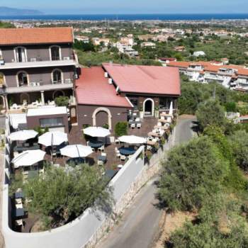 Hotel - albergo in vendita a Pace del Mela (Messina)