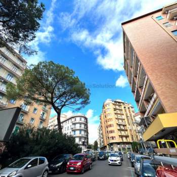 Negozio in affitto a Napoli (Napoli)