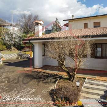 Casa singola in vendita a Valdobbiadene (Treviso)