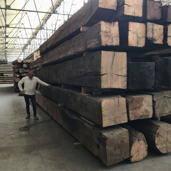 Travi, tetti, solai, capriate e tavolame in Legno Antico Originale di Recupero