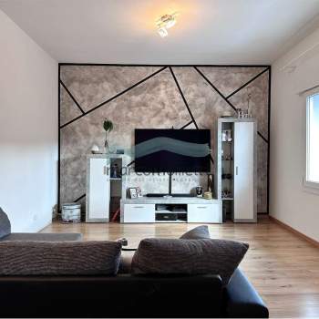 APPARTAMENTO CON INGRESSO INDIPENDENTE IN CENTRO a Revine Lago