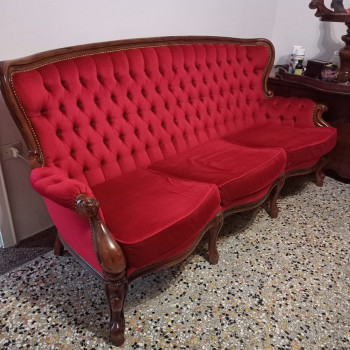 Vendo divano e due poltrone stile retro', in condizioni buone