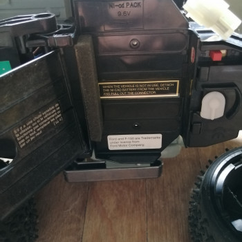 MACCHINA RADIOTELECOMANDATA 