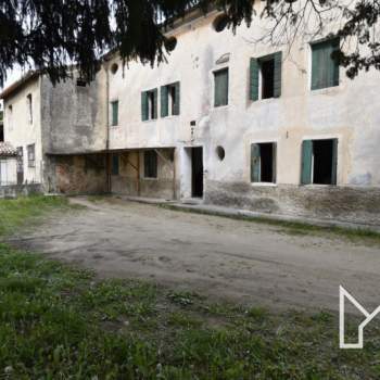 Rustico in vendita a Pieve del Grappa (Treviso)