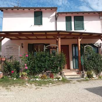 Trifamiliare in vendita a Stroncone (Terni)