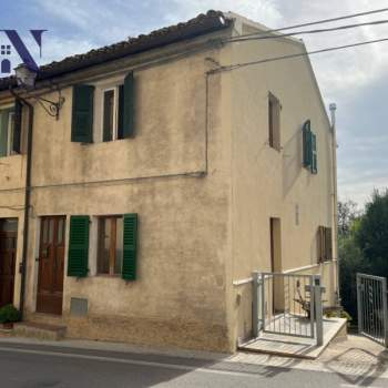 Casa a schiera in vendita a San Costanzo (Pesaro e Urbino)