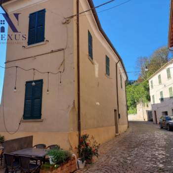 Trifamiliare in vendita a Cartoceto (Pesaro e Urbino)