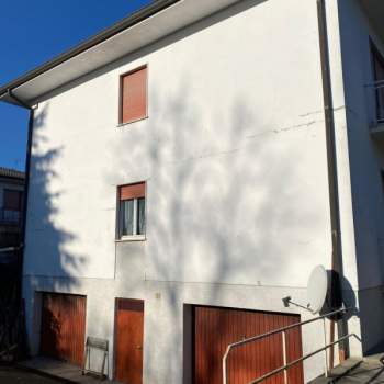 Bifamiliare in vendita a Schio (Vicenza)